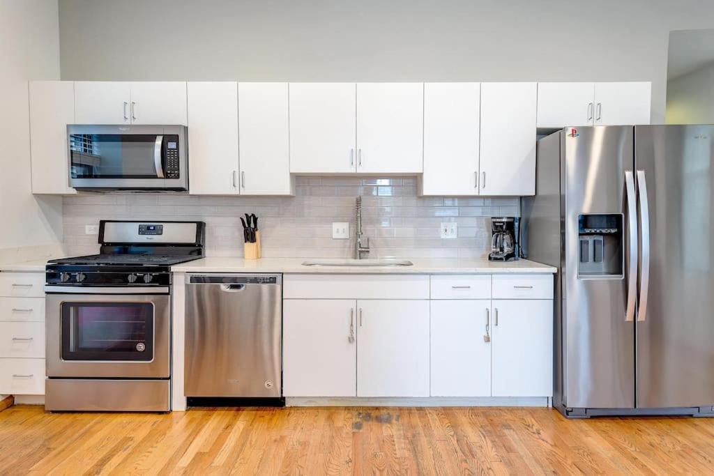 Suite2 Access To Patio Apartment Chicago